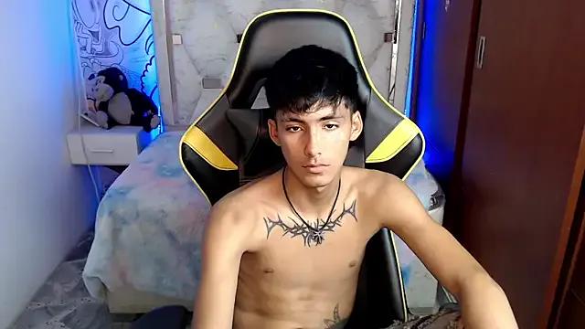 Yiisu_ from StripChat