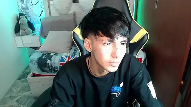 Yiisu_ from StripChat