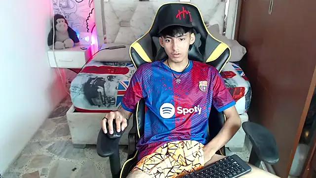 Yiisu_ from StripChat