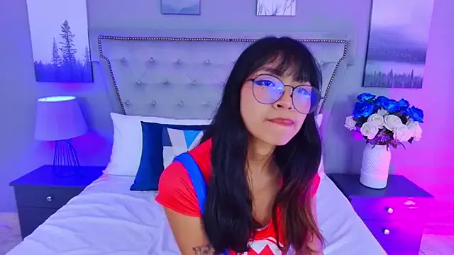 Yommi_Winx from StripChat