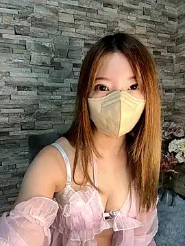 Yuuhichan from StripChat