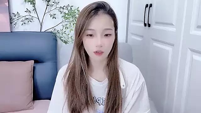 Yuyu_77 from StripChat